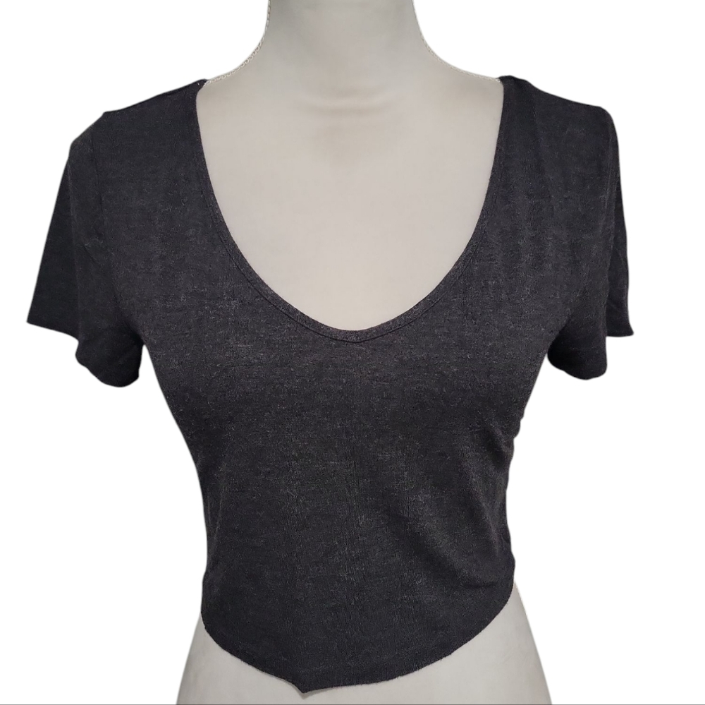 Forever 21 Charcoal Grey V-Neck Crop Top Size Medium